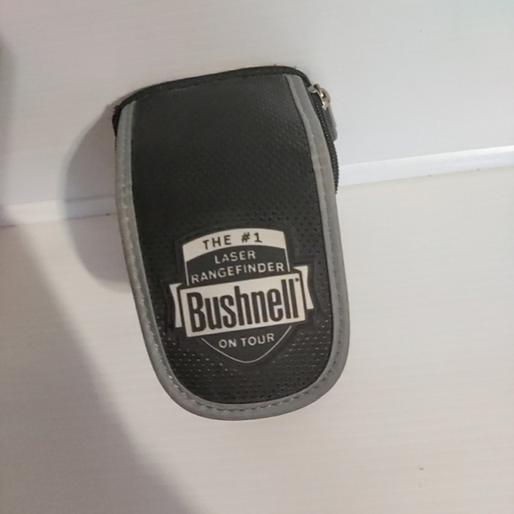 BUSHNELL TOUR V2 RANGEFINDER With  carrying case - Picture 8 of 8